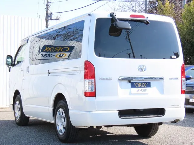 ハイエースバン　２ＷＤ（トヨタ）の車両写真