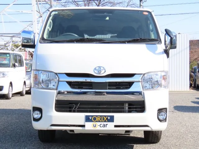 ハイエースバン　２ＷＤ（トヨタ）の車両写真