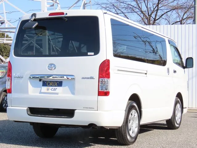 ハイエースバン　２ＷＤ（トヨタ）の車両写真