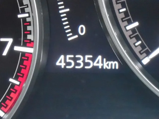 ＭＡＺＤＡ３　セダン（マツダ）の車両写真