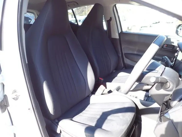 アクア（トヨタ）の車両写真