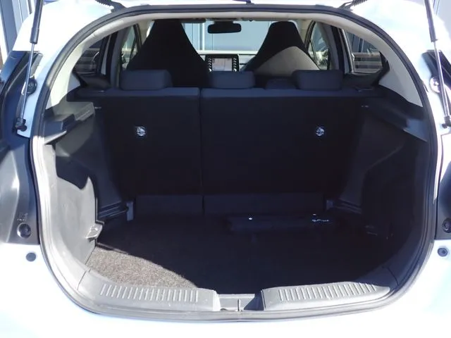 アクア（トヨタ）の車両写真