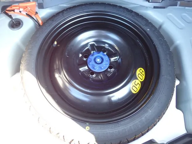 アクア（トヨタ）の車両写真