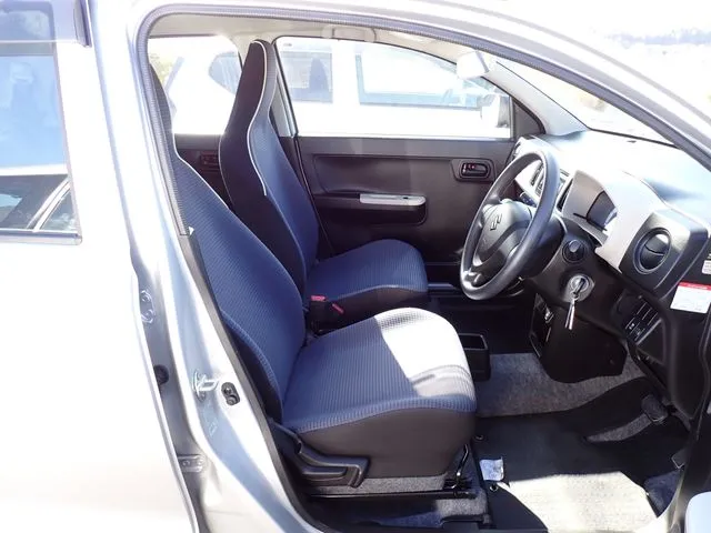 アルト 4WD(スズキ)の車両写真