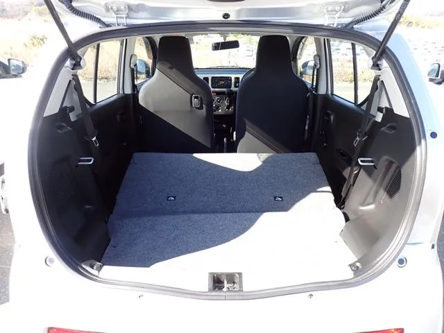 アルト 4WD(スズキ)の車両写真