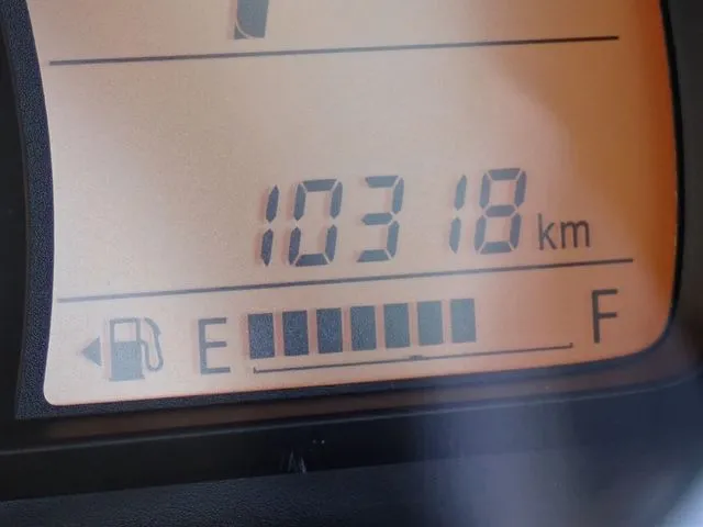 アルト 4WD(スズキ)の車両写真