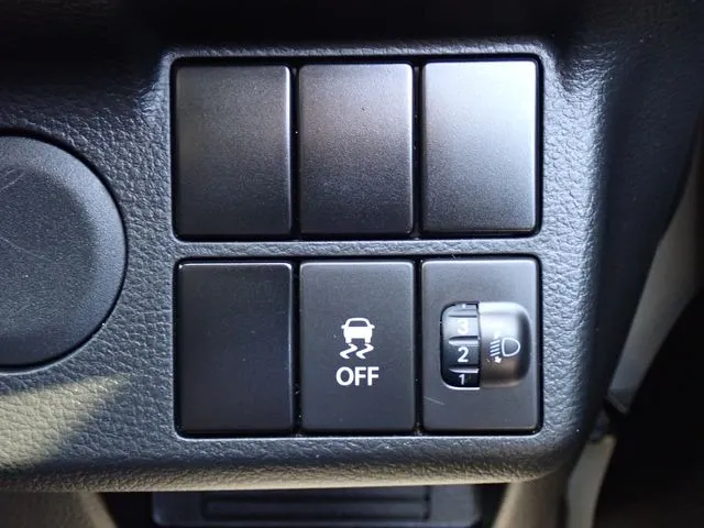 アルト 4WD(スズキ)の車両写真