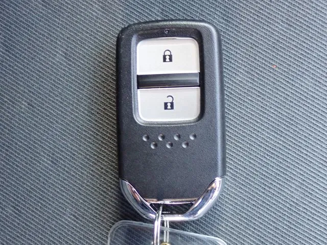 フィット　ｅ：ＨＥＶ（ホンダ）の車両写真