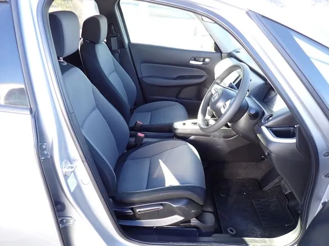 フィット　ｅ：ＨＥＶ（ホンダ）の車両写真