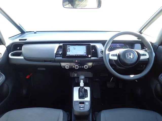 フィット　ｅ：ＨＥＶ（ホンダ）の車両写真