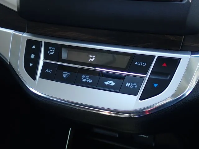 ジェイド（ホンダ）の車両写真