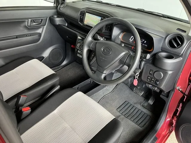 ミラ イース(ダイハツ)の車両写真