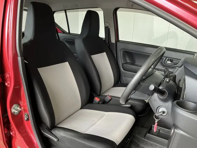 ミラ イース(ダイハツ)の車両写真