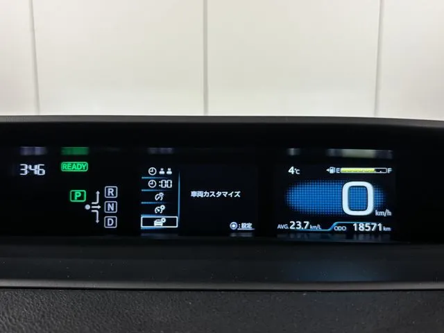 プリウス（トヨタ）の車両写真