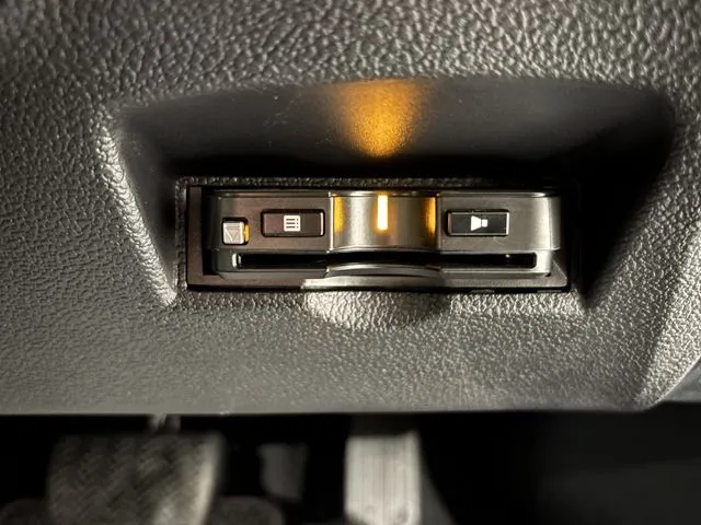 プリウス（トヨタ）の車両写真