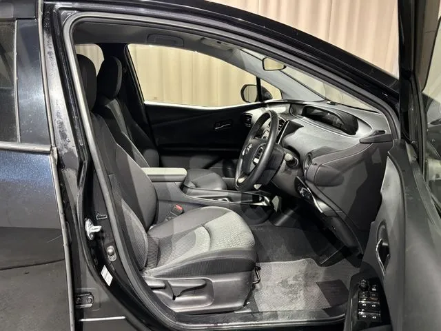 プリウス（トヨタ）の車両写真