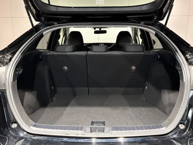 プリウス（トヨタ）の車両写真