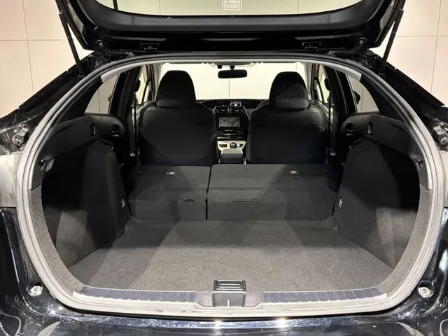 プリウス（トヨタ）の車両写真