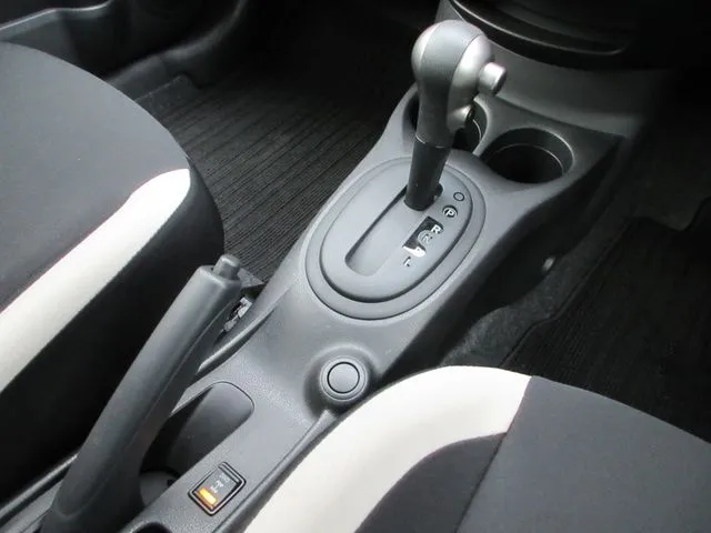 ノート　４ＷＤ（ニッサン）の車両写真