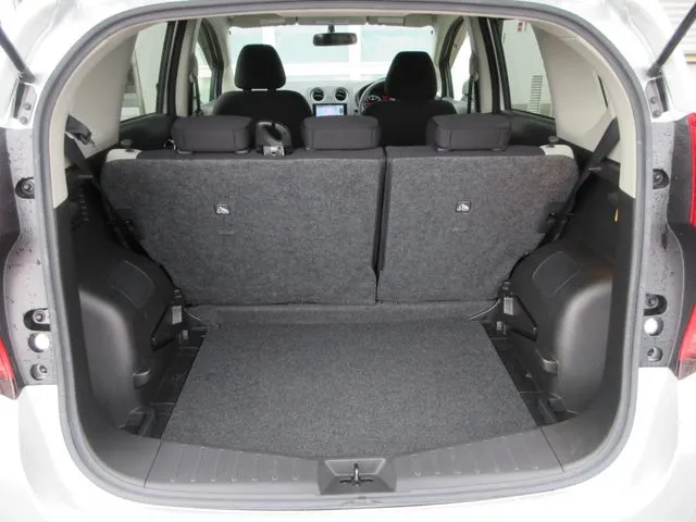 ノート　４ＷＤ（ニッサン）の車両写真