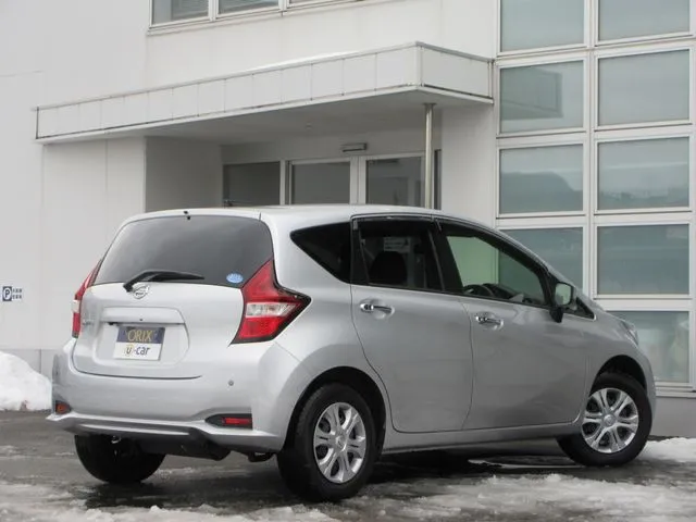 ノート　４ＷＤ（ニッサン）の車両写真