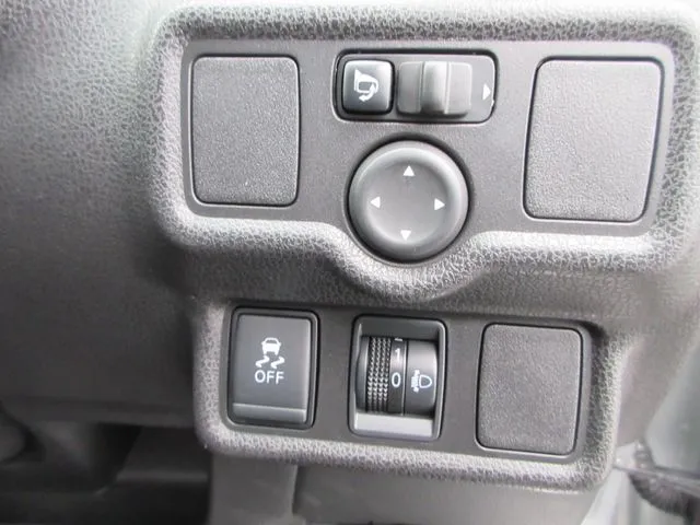 ノート　４ＷＤ（ニッサン）の車両写真