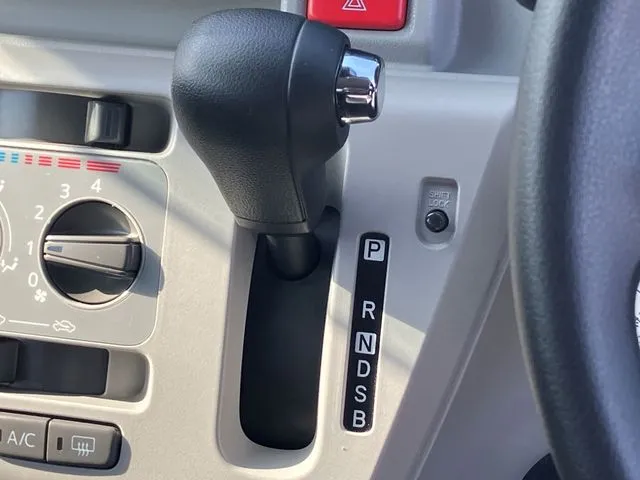 ミラ　イース　４ＷＤ（ダイハツ）の車両写真