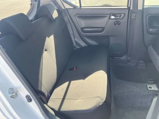 ミラ　イース　４ＷＤ（ダイハツ）の車両写真