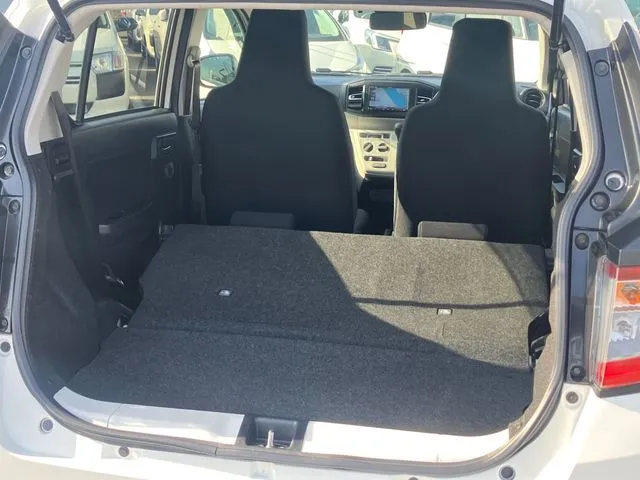 ミラ　イース　４ＷＤ（ダイハツ）の車両写真