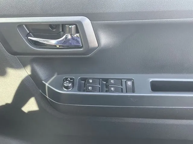 ミラ　イース　４ＷＤ（ダイハツ）の車両写真