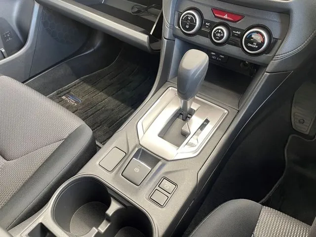 インプレッサスポーツ　４ＷＤ（スバル）の車両写真