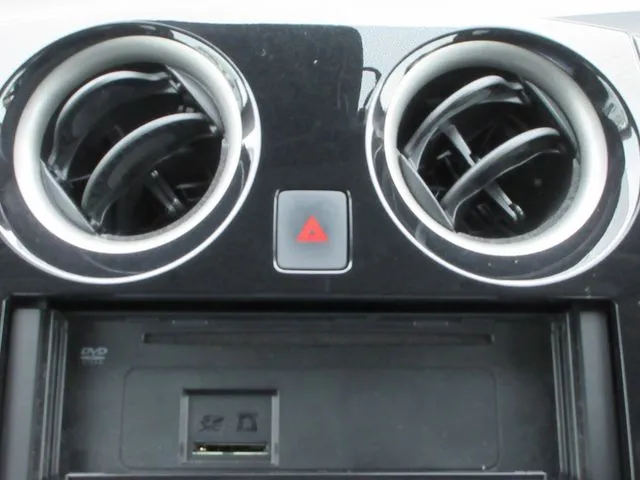 ノート　４ＷＤ（ニッサン）の車両写真