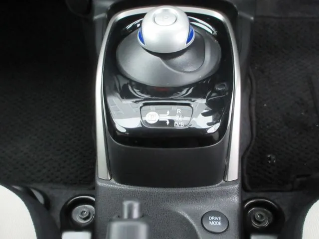 ノート　４ＷＤ（ニッサン）の車両写真