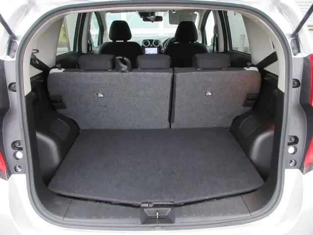 ノート　４ＷＤ（ニッサン）の車両写真