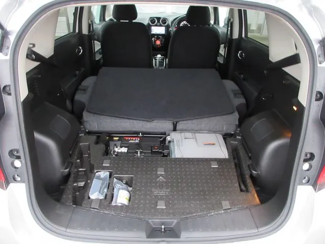 ノート　４ＷＤ（ニッサン）の車両写真