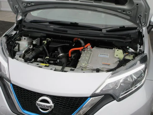 ノート　４ＷＤ（ニッサン）の車両写真