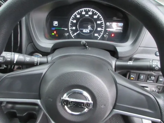 ノート　４ＷＤ（ニッサン）の車両写真