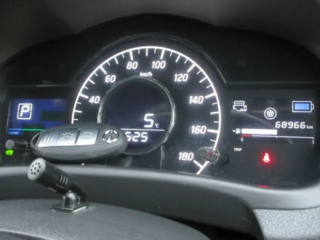 ノート　４ＷＤ（ニッサン）の車両写真