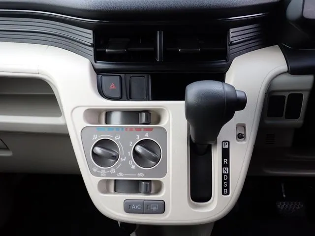 ムーヴ（ダイハツ）の車両写真