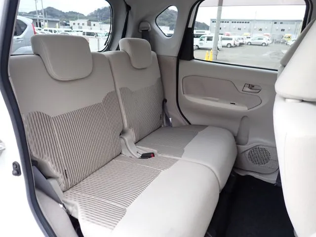 ムーヴ（ダイハツ）の車両写真