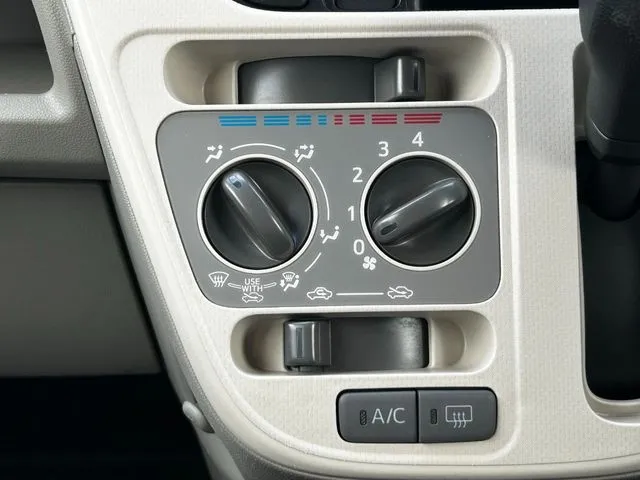 ムーヴ（ダイハツ）の車両写真