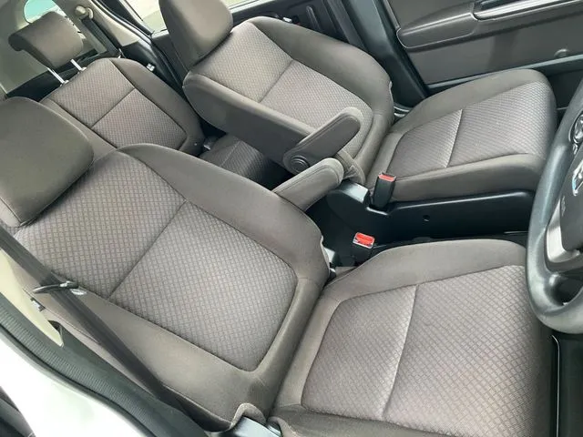 フリードプラス　ハイブリッド　４ＷＤ（ホンダ）の車両写真