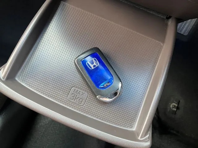 フリードプラス　ハイブリッド　４ＷＤ（ホンダ）の車両写真