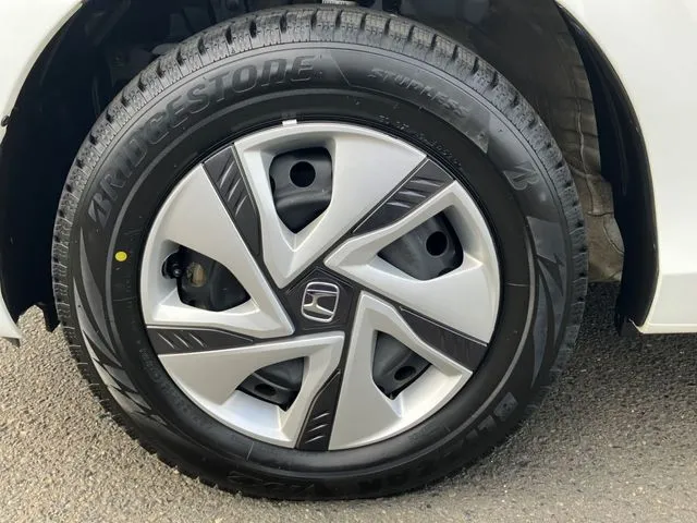 フリードプラス　ハイブリッド　４ＷＤ（ホンダ）の車両写真