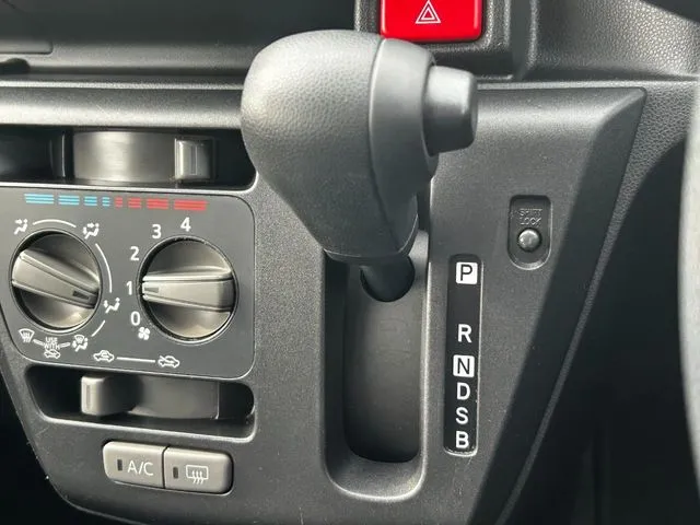 ミラ　イース（ダイハツ）の車両写真