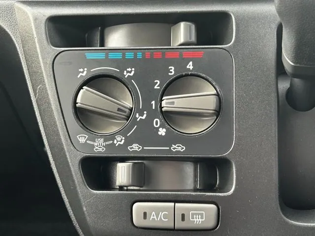 ミラ　イース（ダイハツ）の車両写真