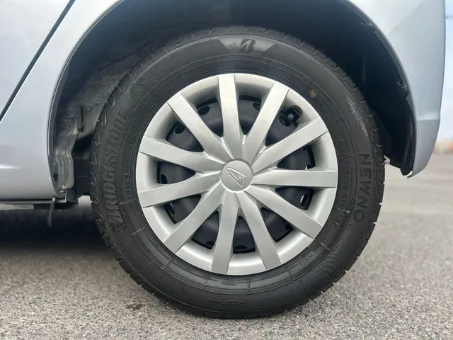 ミラ　イース（ダイハツ）の車両写真