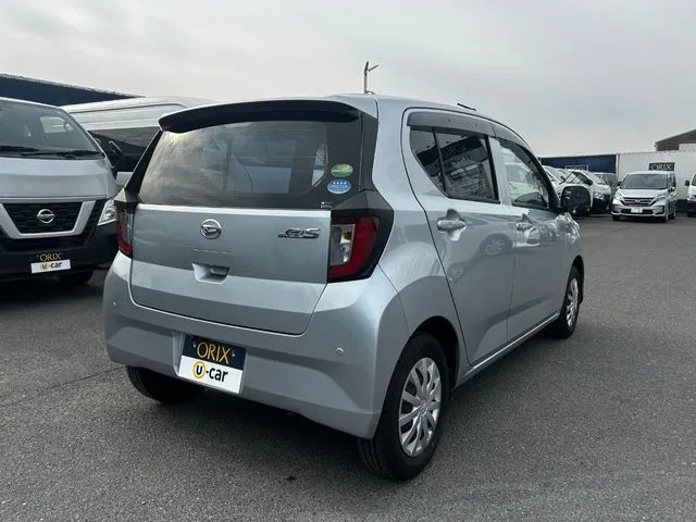 ミラ　イース（ダイハツ）の車両写真