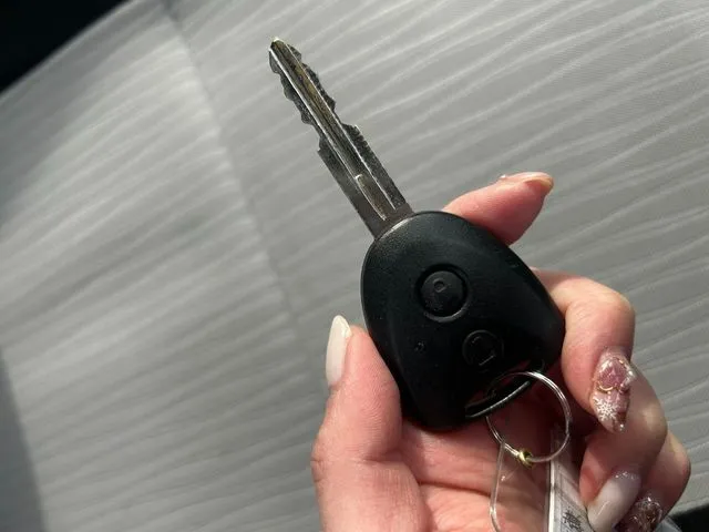 ミラ　イース（ダイハツ）の車両写真