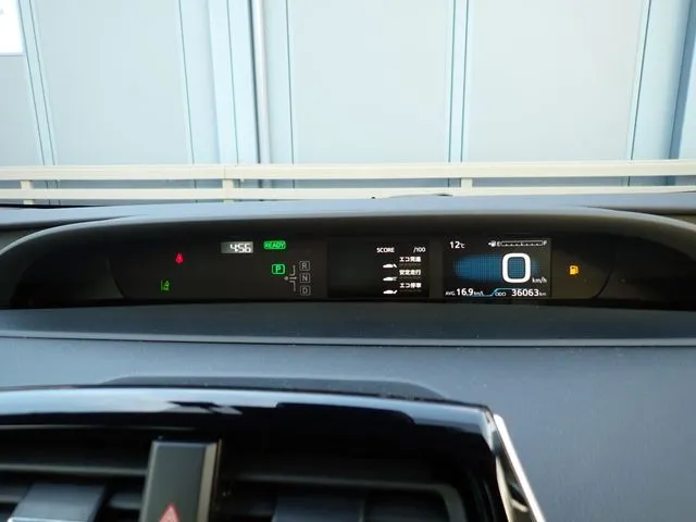 プリウス(トヨタ)の車両写真